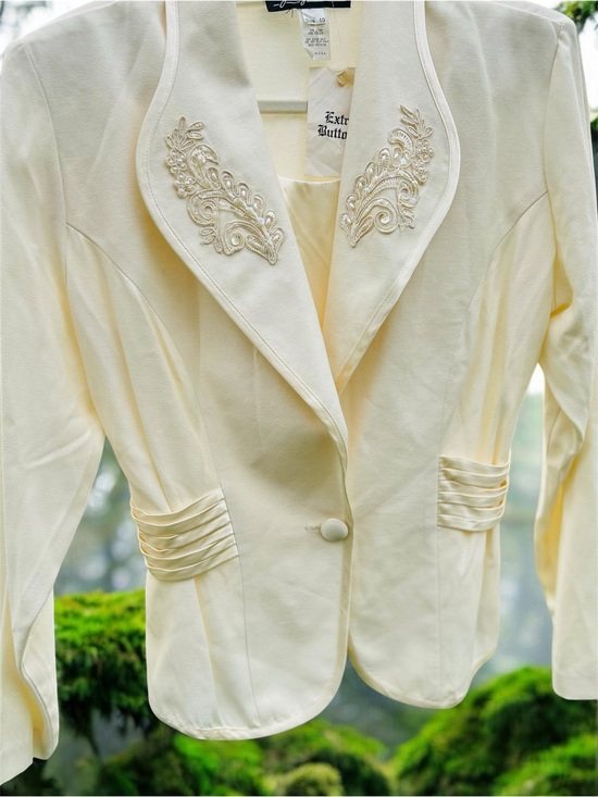 Vintage Jackets & Blazers - Vintage Cream Embroidered Women's Blazer Jacket. Bridal.